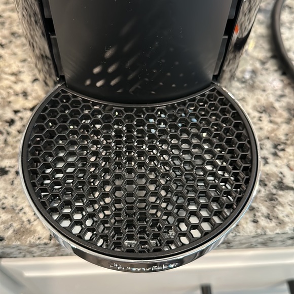 Nespresso® VertuoPlus Deluxe Coffee and Espresso Maker Bundle in Black - Picture 3 of 9